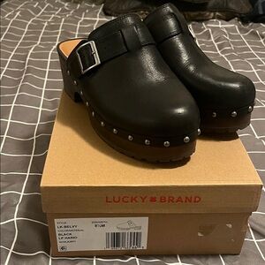 Lucky Brand Kids Black Buckle Clogs
